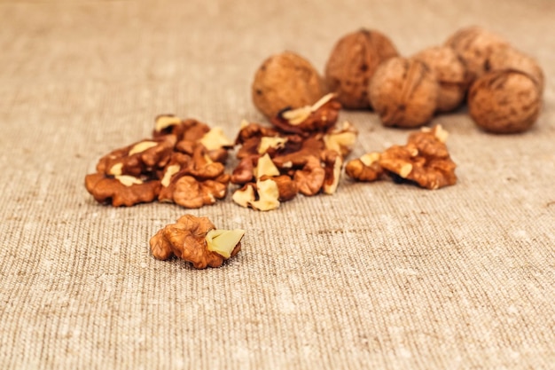 Nueces y nueces enteras