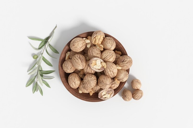 Nueces orgánicas en renderizado 3d sobre fondo blanco