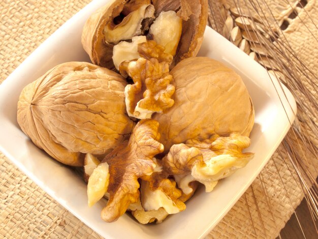 nueces en rodajas