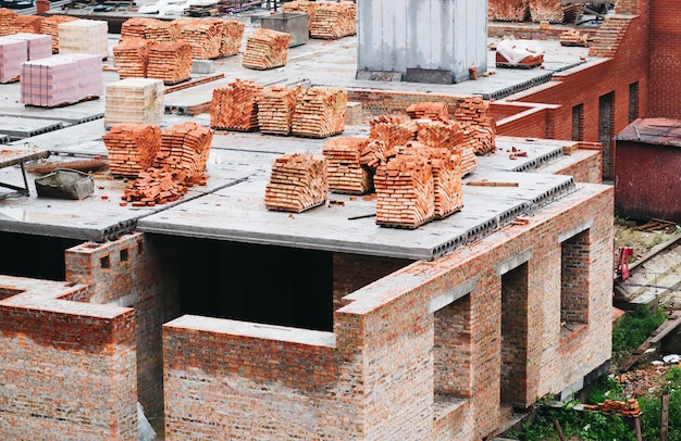 Nueva grúa de construcción de casas de ladrillo