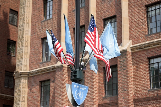 NUEVA YORK - ESTADOS UNIDOS - 11 DE JUNIO DE 2015 Señal azul de las Naciones Unidas
