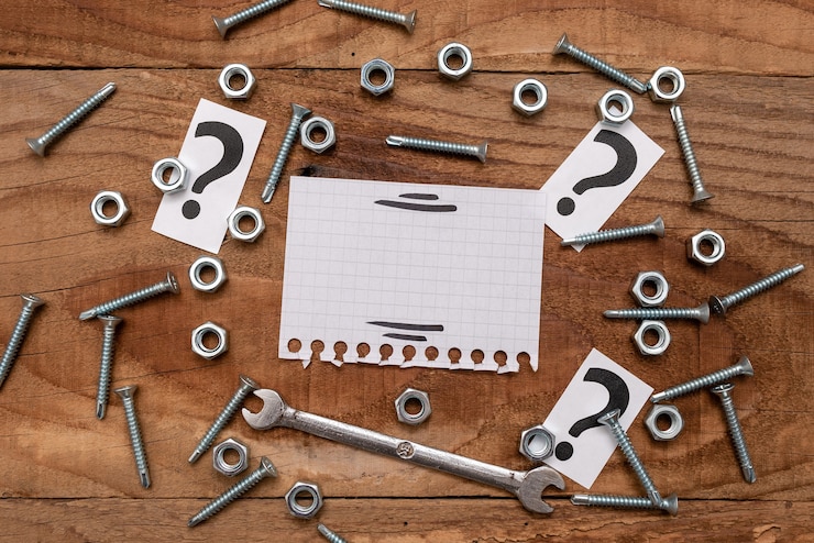 Foto nuevas ideas, lluvia de ideas para la planificación del mantenimiento, soluciones de reparación, proyecto de construcción, patrón de tuercas y pernos de pensamiento creativo, implementos de caja de herramientas