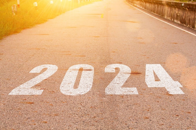 Foto nuevo año 2024 el texto de 2024 ha escrito en el suelo