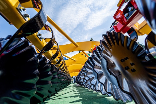 Nuevos detalles de maquinaria y equipos agrícolas modernos