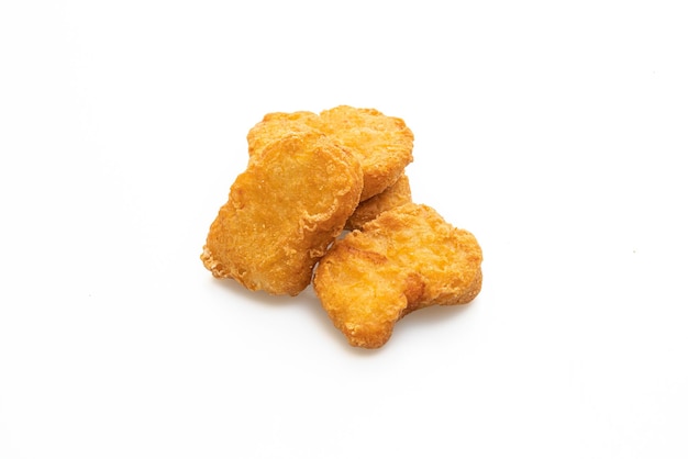 nugget de frango frito isolado no fundo branco