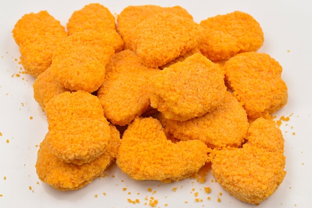 Nuggets isoliert auf einem weißen