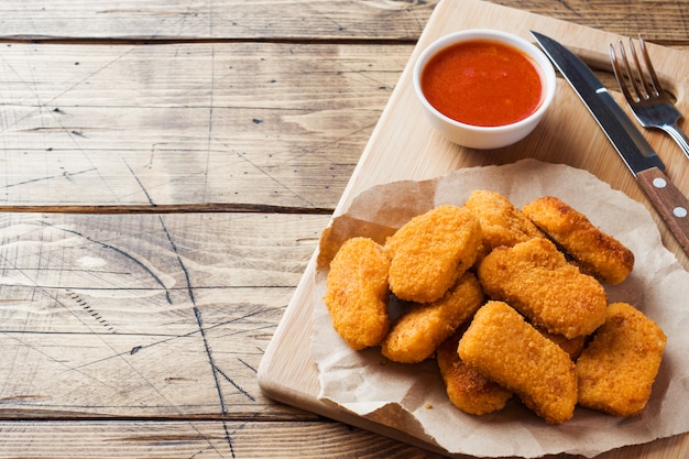 Nuggets De Pollo Con Salsa De Tomate