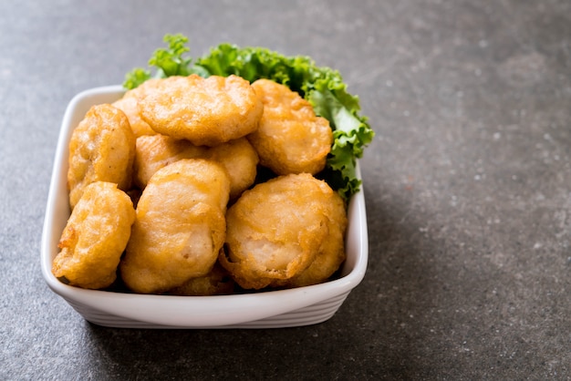 Nuggets De Pollo Con Salsa