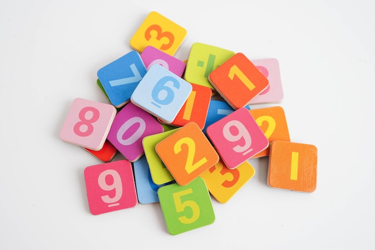 Foto número de cubos de bloques de madera para el aprendizaje de educación matemática matemáticas