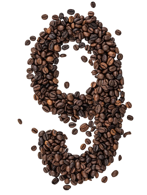 Número feito de grãos de café torrados em fundo transparente