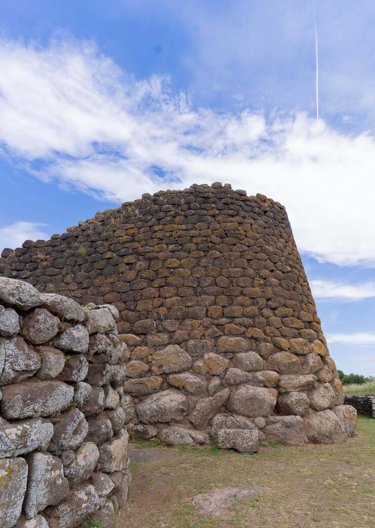 Foto nuraghe losa com detalhes suficientes do local e do complexo nuragic