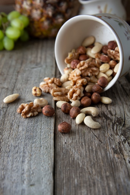 Nussmischung - Mandeln, Haselnüsse, Cashewnüsse, Paranüsse.