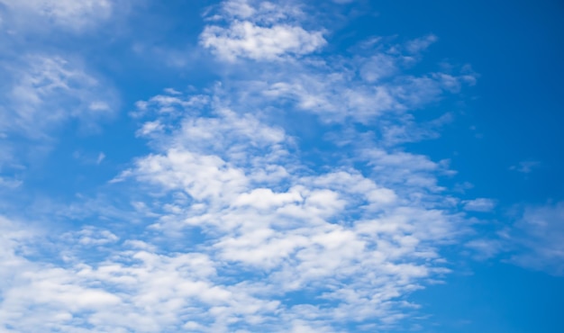 Foto nuvem branca da foto com fundo do céu azul