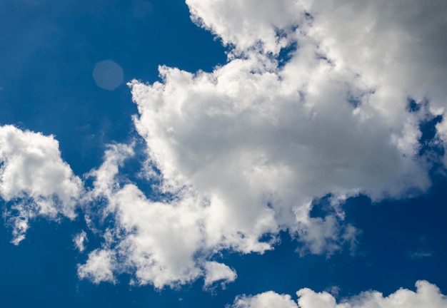 Nuvens brancas no céu de verão fundo natural céu papel de parede