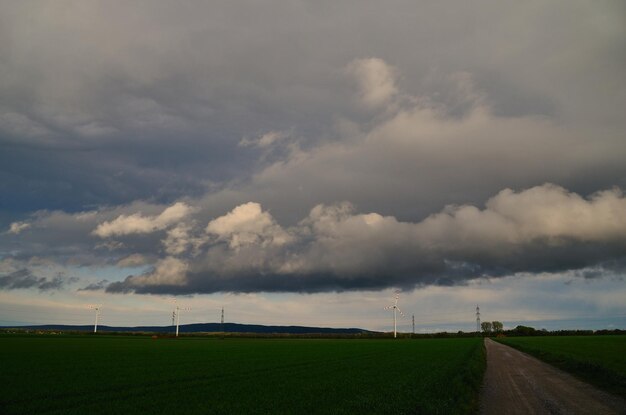 Nuvens de tempestade e rodas de vento