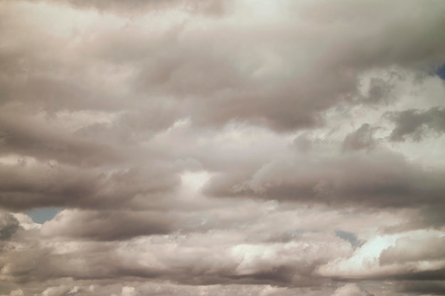 Nuvens de tempestade no céu