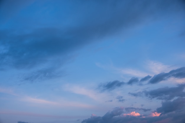 Nuvens e céu