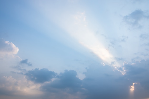 Nuvens e lindo céu