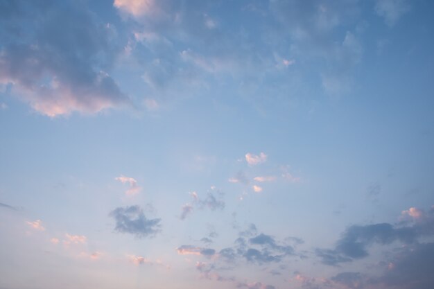 Nuvens e lindo céu