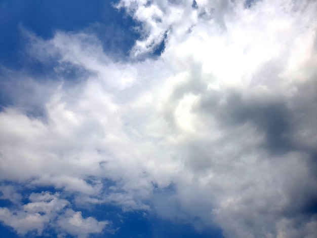 Nuvens nimbus no fundo do céu