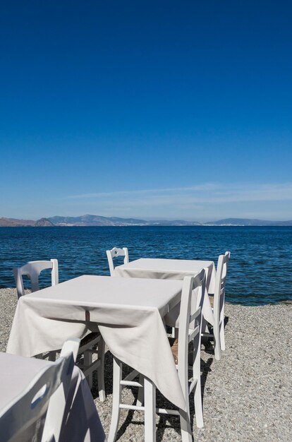 O almoço perfeito com vista para o mar