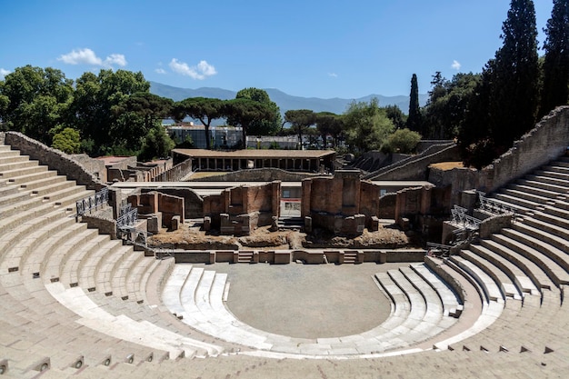 Foto o anfiteatro romano na antiga cidade de pompeia