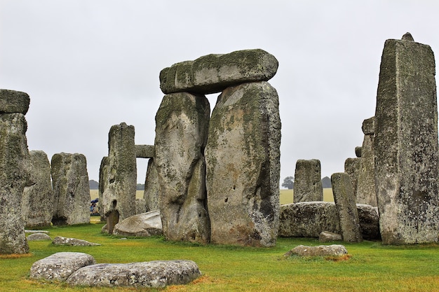 O antigo templo de Stonehenge, Inglaterra, Reino Unido