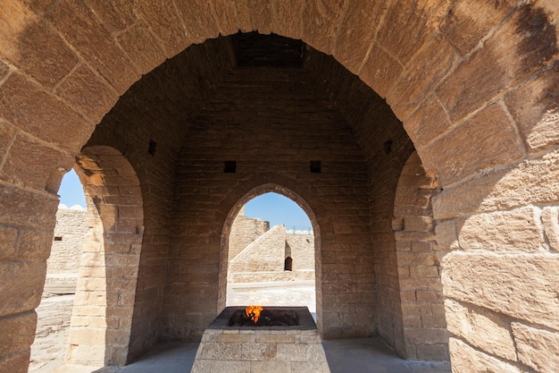 O Baku Ateshgah ou Templo do Fogo de Baku é um templo em Surakhani perto de Baku, Azerbaijão. Baseado em inscrições persas e indianas, o templo foi usado como um local de culto hindu e zoroastriano.