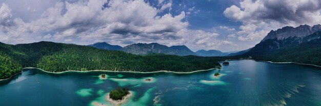 Foto o belo lago eibsee em allgau