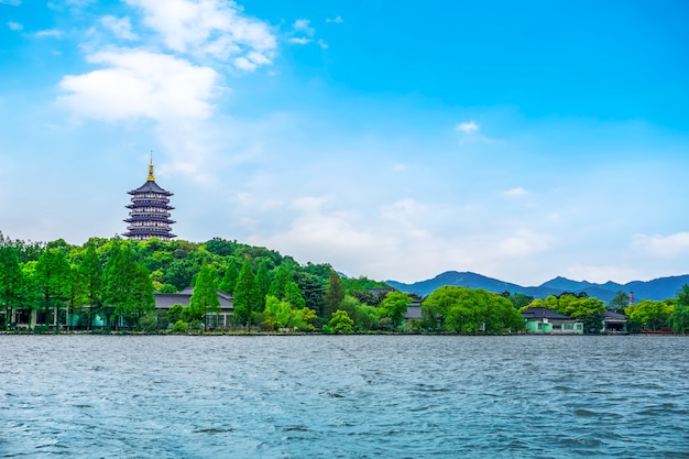 O belo Shan&#39;shui do Lago Oeste em Hangzhou