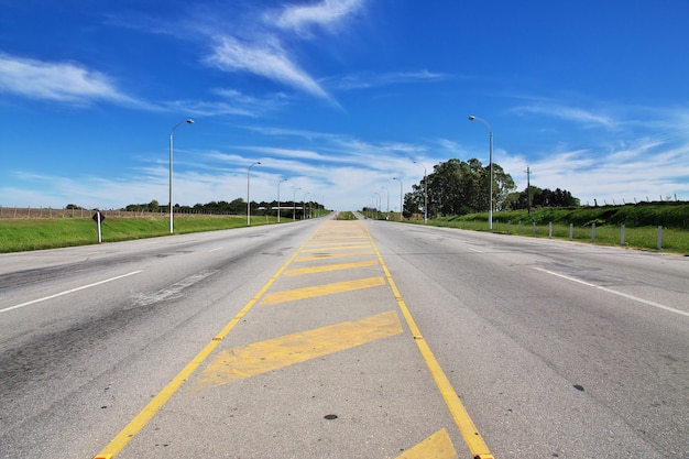 O caminho para colonia del sacramento, uruguai