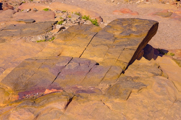 O canyon colorido é uma formação rochosa na península do sul do sinai.