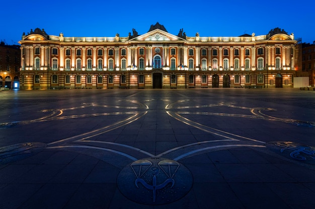 O Capitole ou Prefeitura é a administração municipal da cidade de Toulouse na França