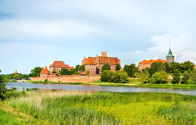 O castelo da ordem teutônica em malbork, na pomerânia, polônia