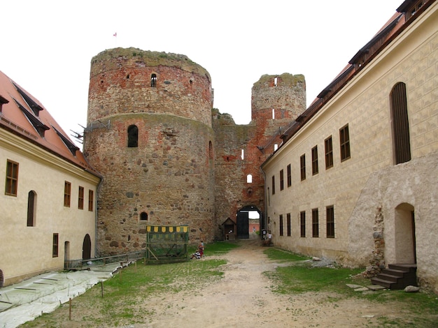 O Castelo de Bauska no país da Letônia