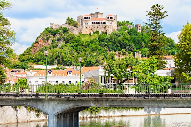 O castelo de leiria é um castelo da cidade de leiria em portugal