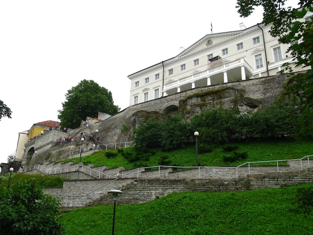 O castelo na cidade de tallinn estônia