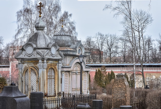 Foto o cemitério do mosteiro donskoy em moscou