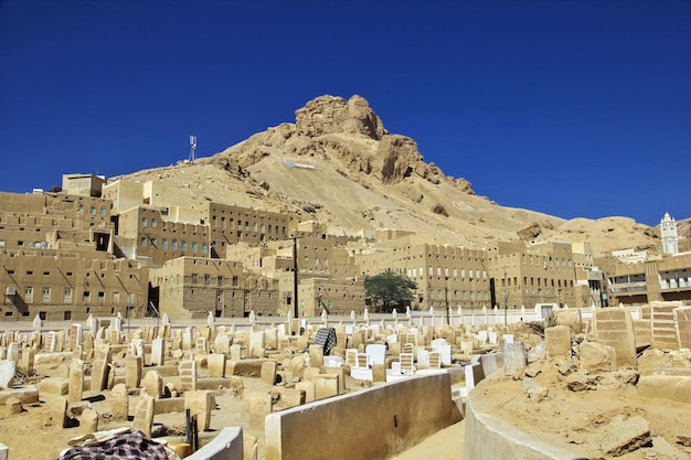 Foto o cemitério em tarim iémen