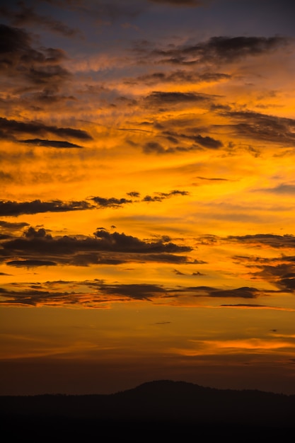 O céu na hora do crepúsculo