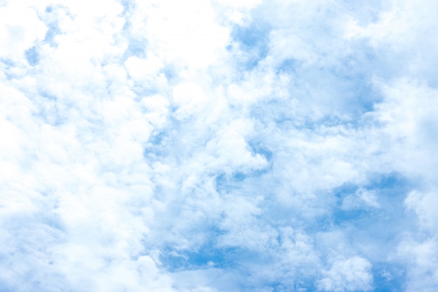 Foto o céu nas nuvens