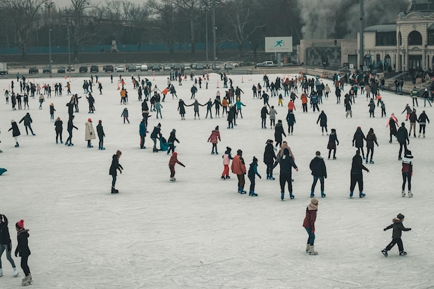 O City Park Ice Rink localizado no City Park da capital húngara Budapeste