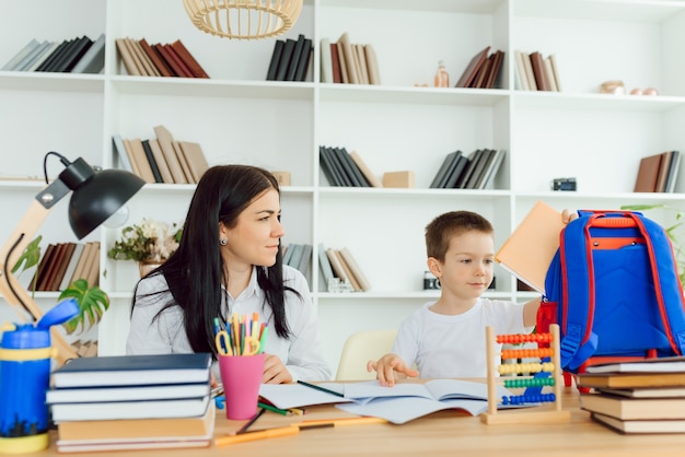 Foto o conceito de aulas particulares e dever de casa