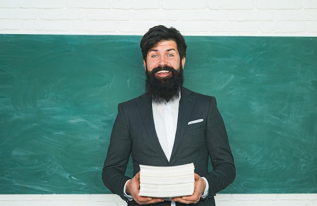 O conhecimento do dia dos professores e o professor do conceito de escola educacional são líderes qualificados em educação e aprendizado