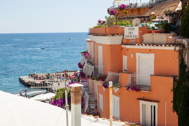 O covo dei saraceni é um hotel em positano.