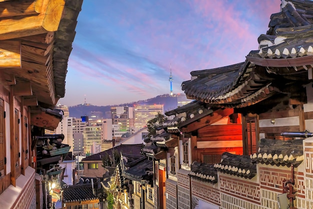 O distrito histórico de Bukchon Hanok em Seul, Coreia do Sul.