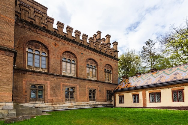 O edifício central da Universidade de Chernovit.