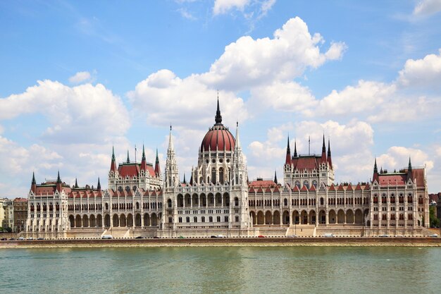 O edifício do Parlamento em Budapeste, Hungria