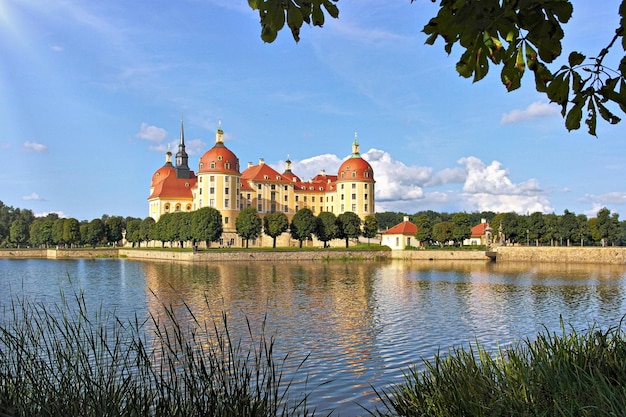 O famoso castelo de Moritzburg na Saxônia, Alemanha