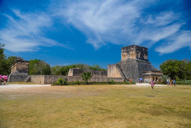 O Grand Ball Court Gran Juego de Pelota do sítio arqueológico de Chichen Itza em Yucatan México